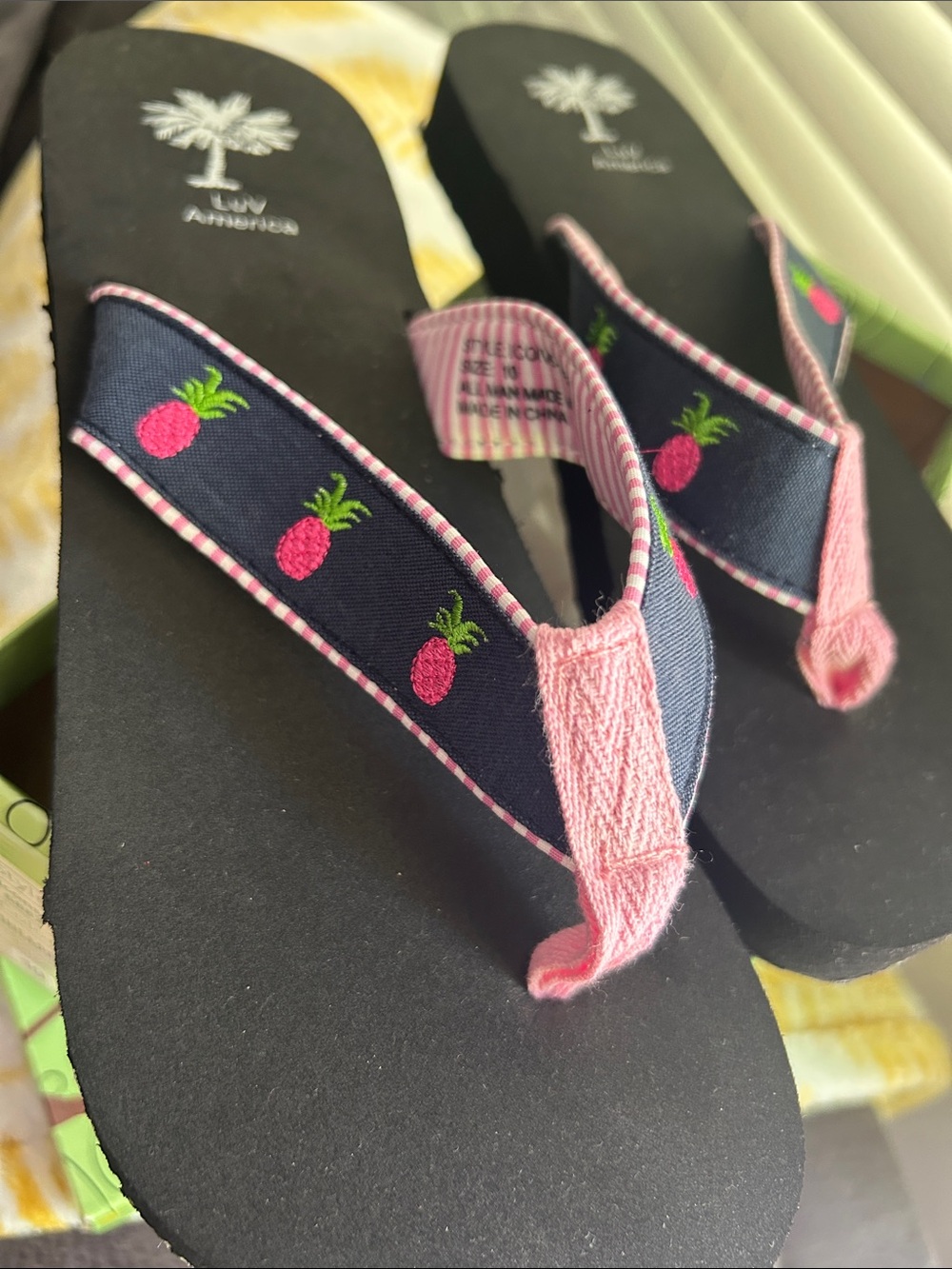 Pink Pineapple 🍍 Women’s Flip Flops! Brand New Size 10